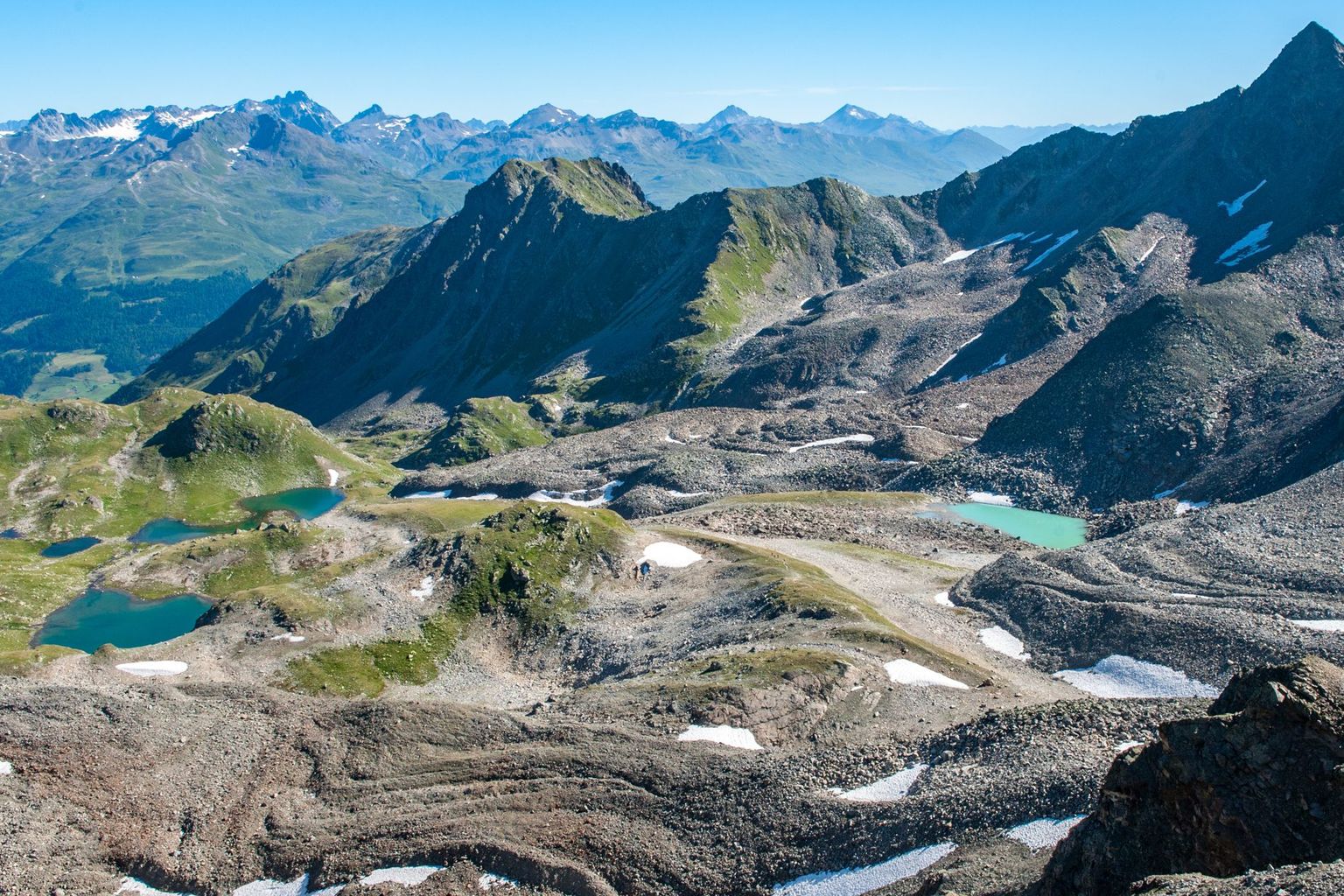 Die Seenplatte Macun im Schweizerischen Nationalpark Die Seenplatte Macun im Schweizerischen Nationalpark