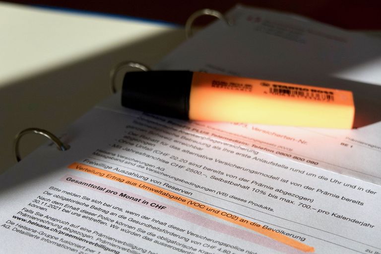 Nur wenige wissen, dass der Bund die Einnahmen aus der CO2-Abgabe über die Krankenkassenprämien an die Bevölkerung zurückverteilt. Foto: Andres Jordi Nur wenige wissen, dass der Bund die Einnahmen aus der CO2-Abgabe über die Krankenkassenprämien an die Bevölkerung zurückverteilt. Foto: Andres Jordi