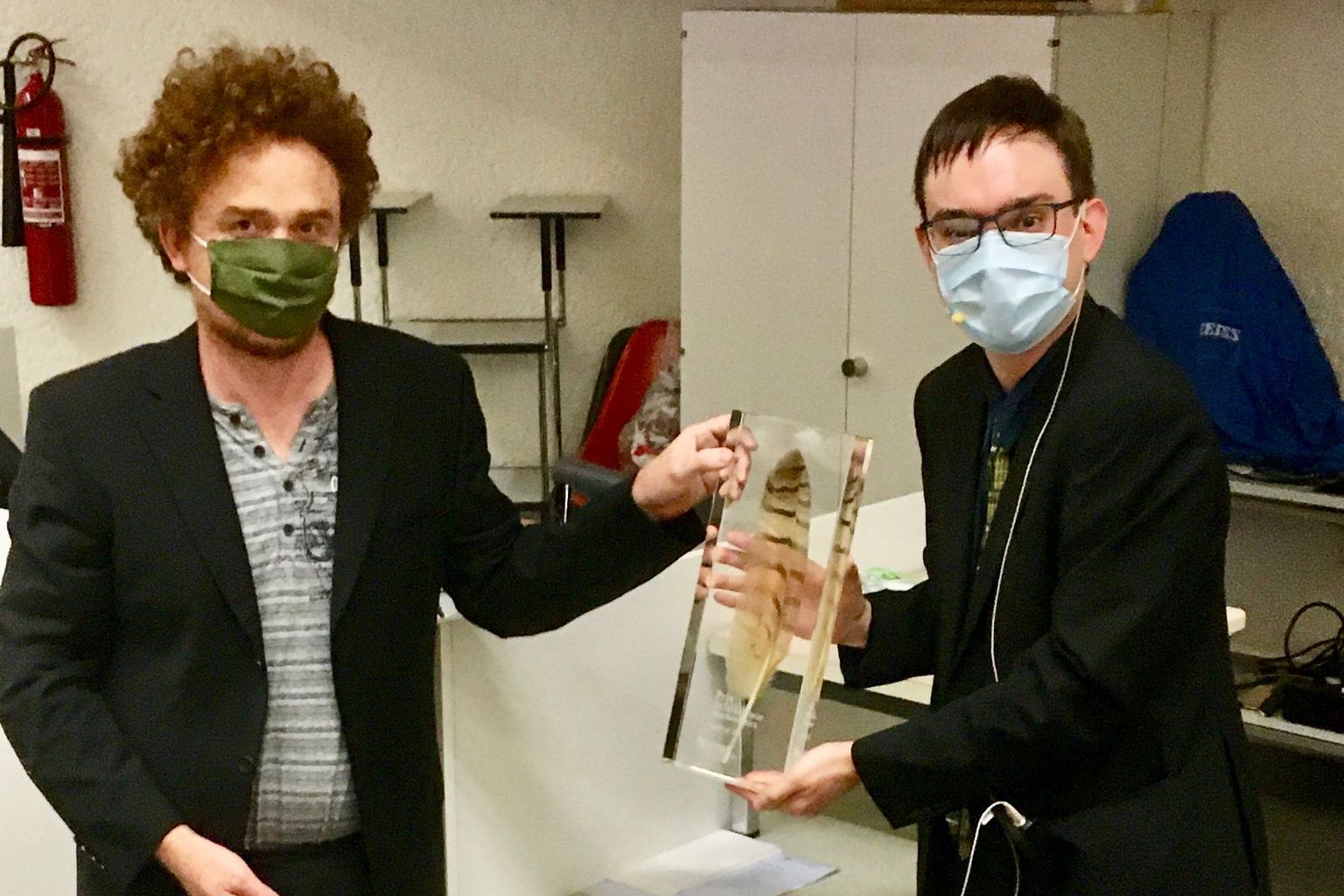 Jérémy Blanc hands over the Prix Schläfli 2021 in Mathematics to Gabriel Dill on 15 September 2021 in Basel. Jérémy Blanc hands over the Prix Schläfli 2021 in Mathematics to Gabriel Dill on 15 September 2021 in Basel.