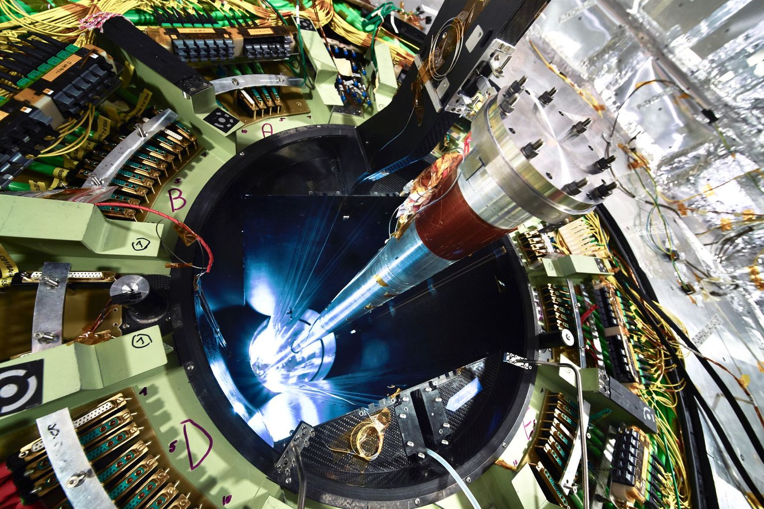 Cern – CMS core removal during LS2 Cern – CMS core removal during LS2