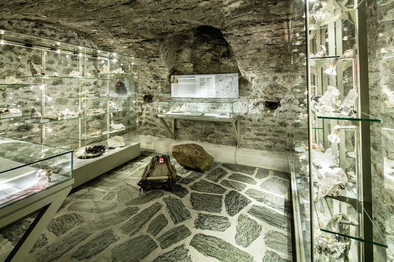 Museum Regiunal Surselva Kristallkeller Museum Regiunal Surselva Kristallkeller