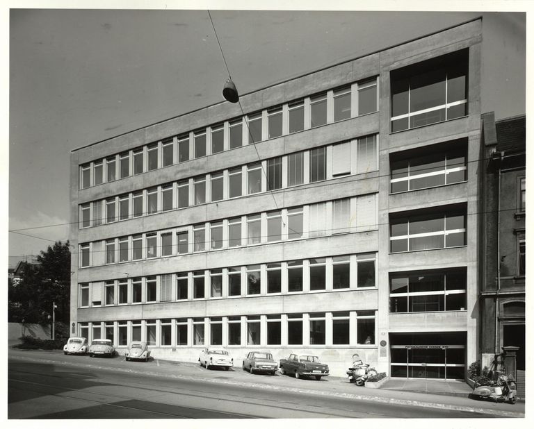 Ehem. Gebäude für Physikalische Chemie der ETHZ. Ehem. Gebäude für Physikalische Chemie der ETHZ.