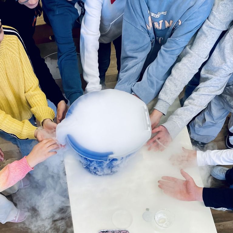 Schulteam Experiment Trockeneis Schulteam Experiment Trockeneis