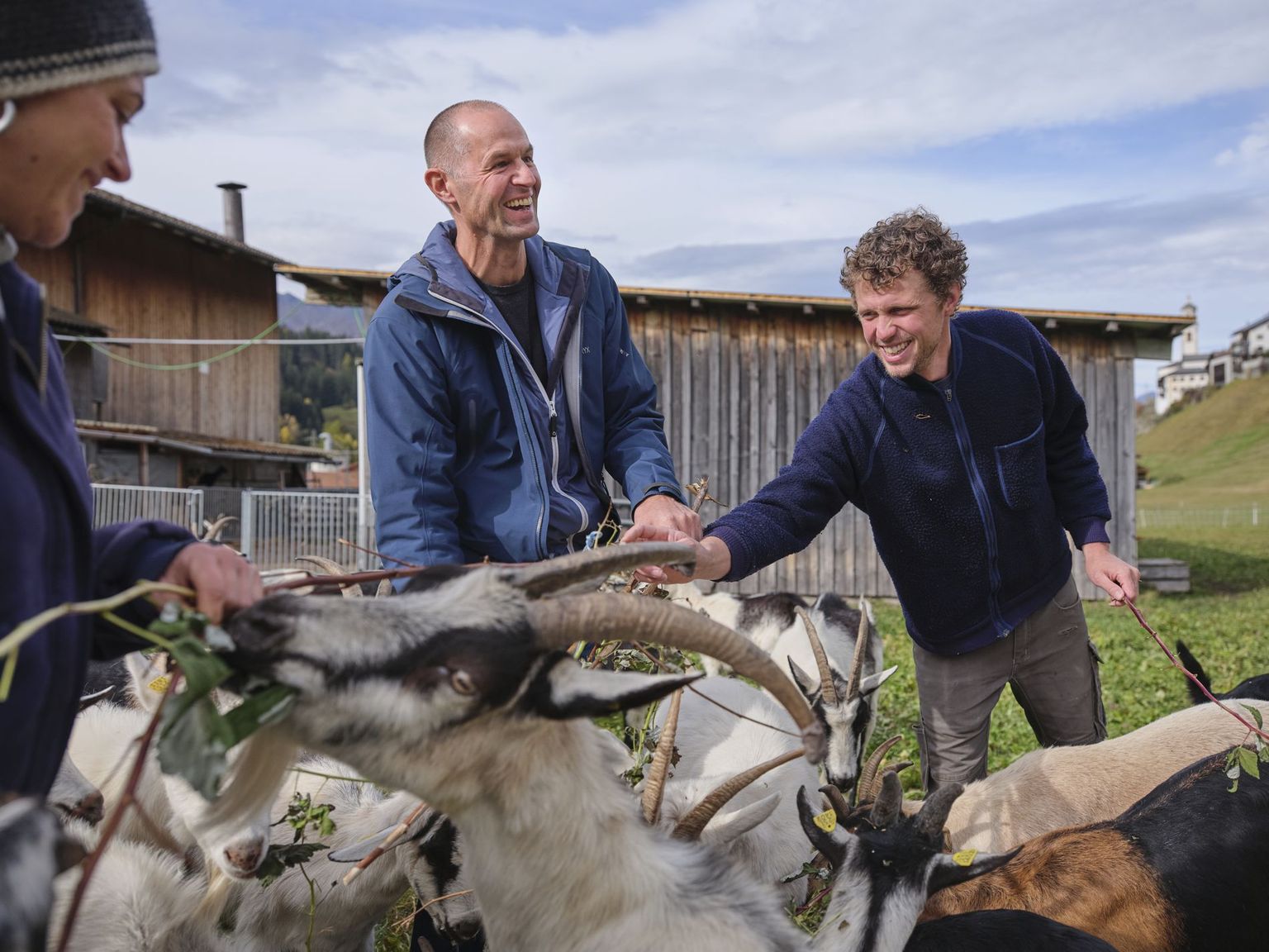 Im Zentrum des Projekts «Klimaneutrale Landwirtschaft Graubünden» steht die Co-Creation von Wissen und praktischer Umsetzung, um transformative Lernprozesse anzustossen. Im Zentrum des Projekts «Klimaneutrale Landwirtschaft Graubünden» steht die Co-Creation von Wissen und praktischer Umsetzung, um transformative Lernprozesse anzustossen.