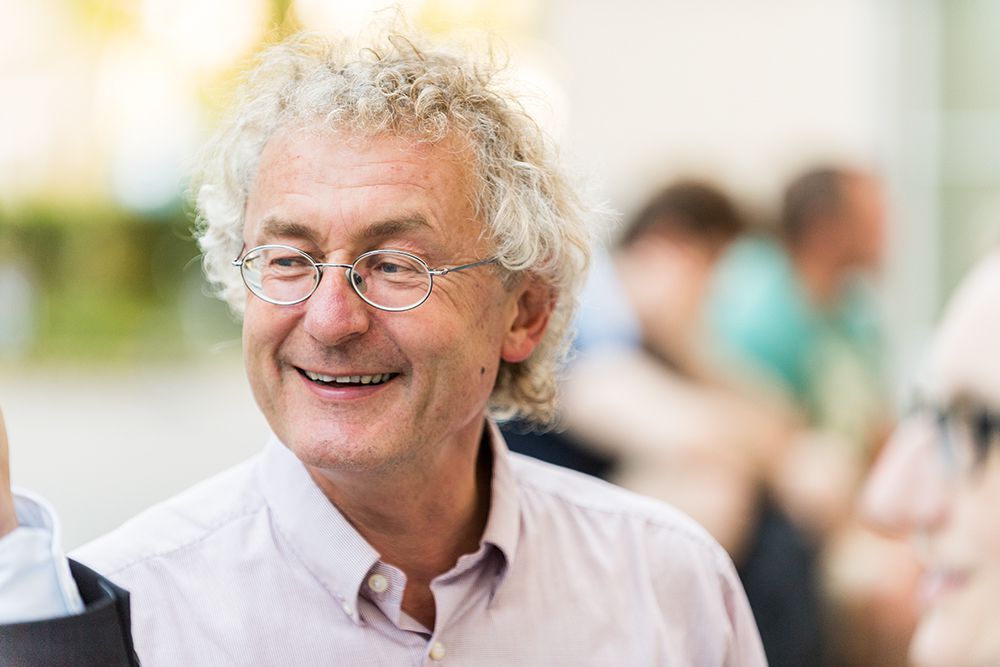 Roger Alberto (Chemical Landmark 2016) Roger Alberto (Chemical Landmark 2016)