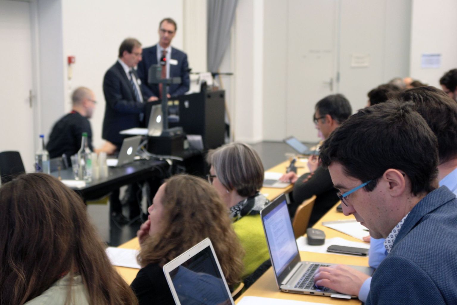 Florian Altermatt, Forum Biodiversität Schweiz (vorne) und Guillaume Sainteny, Fondantion pour la recherche sur la biodiversité (hinten) Florian Altermatt, Forum Biodiversität Schweiz (vorne) und Guillaume Sainteny, Fondantion pour la recherche sur la biodiversité (hinten)