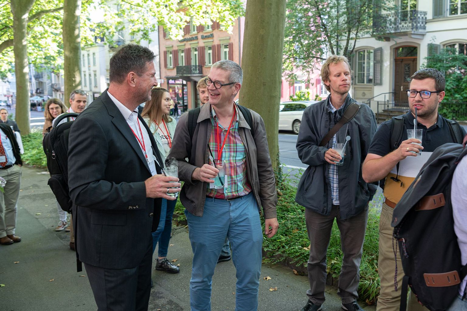 Unterwegs zur Enthüllung Unterwegs zur Enthüllung