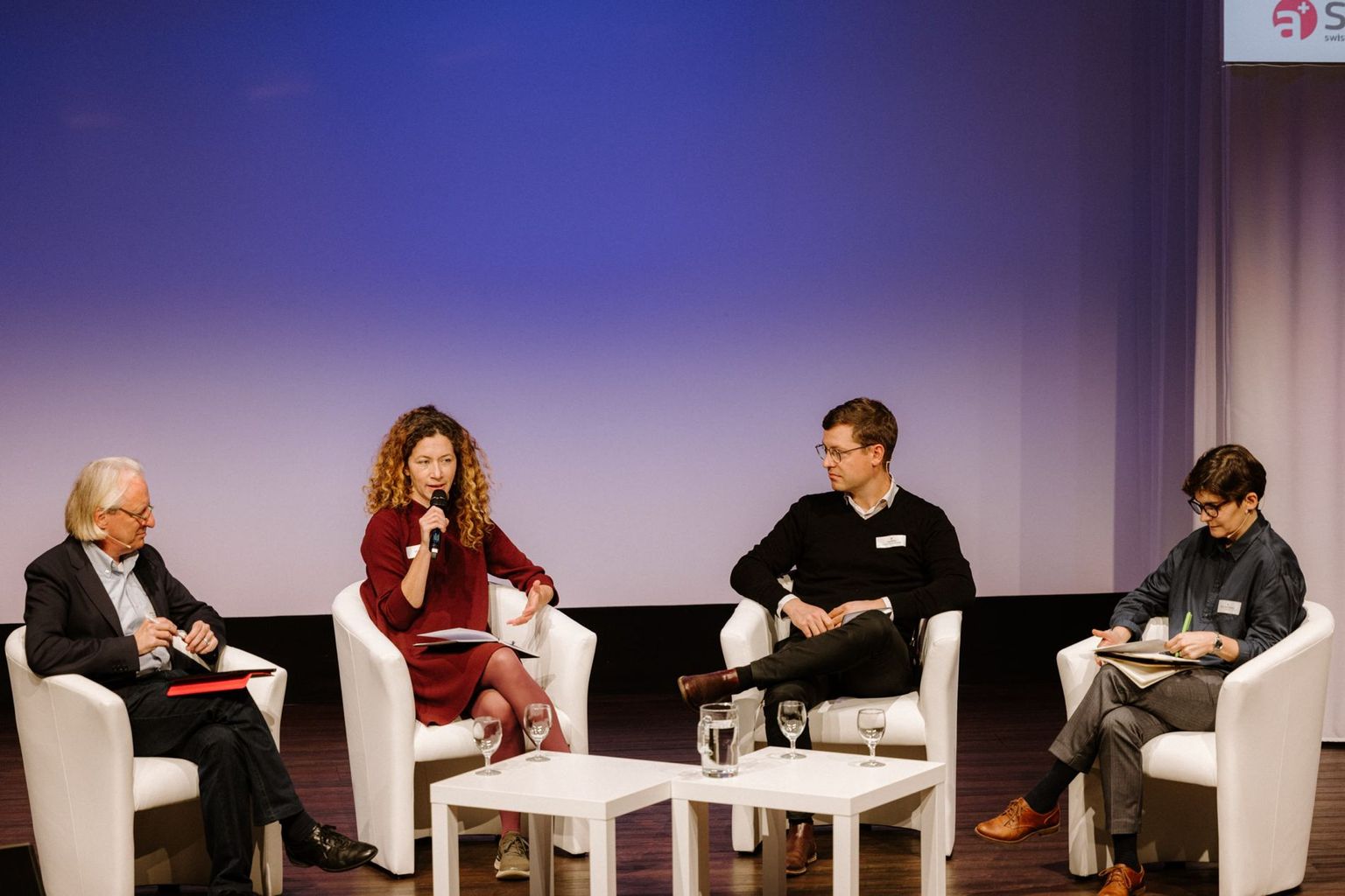 Sustainability Science Forum 2022: Panel discussion with Michael Stauffacher, ETH Zürich; Sonja Schenkel, Storytex; Lucas Müller, Swiss Young Academy; Moderator: Bianca Vienni-Baptista, ETH Zurich Sustainability Science Forum 2022: Panel discussion with Michael Stauffacher, ETH Zürich; Sonja Schenkel, Storytex; Lucas Müller, Swiss Young Academy; Moderator: Bianca Vienni-Baptista, ETH Zurich