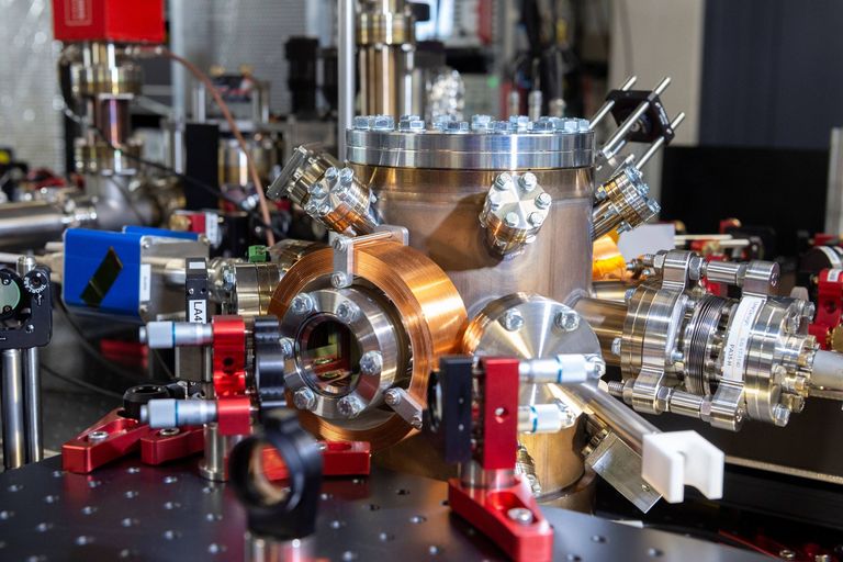 SQI Themenbild IonTrap ETHZ SQI Themenbild IonTrap ETHZ