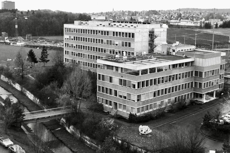 Hier wurde Chemiegeschichte geschrieben: die ersten Forschungsgebäude der Eawag in den 1970er-Jahren in Dübendorf. Hier wurde Chemiegeschichte geschrieben: die ersten Forschungsgebäude der Eawag in den 1970er-Jahren in Dübendorf.
