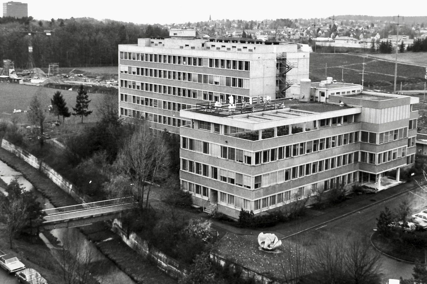 Chemical history was made here in the initial research premises of Eawag in Dübendorf in the 1970s. Chemical history was made here in the initial research premises of Eawag in Dübendorf in the 1970s.