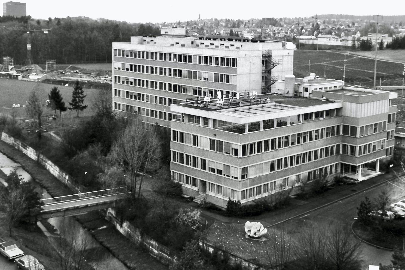 Chemical history was made here in the initial research premises of Eawag in Dübendorf in the 1970s. Chemical history was made here in the initial research premises of Eawag in Dübendorf in the 1970s.