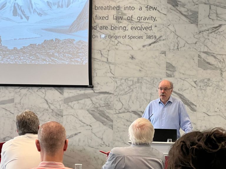 Prof. Sir Mark Walport, Vice President of the Royal Society, gives the plenary talk on pandemic preparedness on 16 June at the UK-Switzerland Bilateral International Meeting. Prof. Sir Mark Walport, Vice President of the Royal Society, gives the plenary talk on pandemic preparedness on 16 June at the UK-Switzerland Bilateral International Meeting.